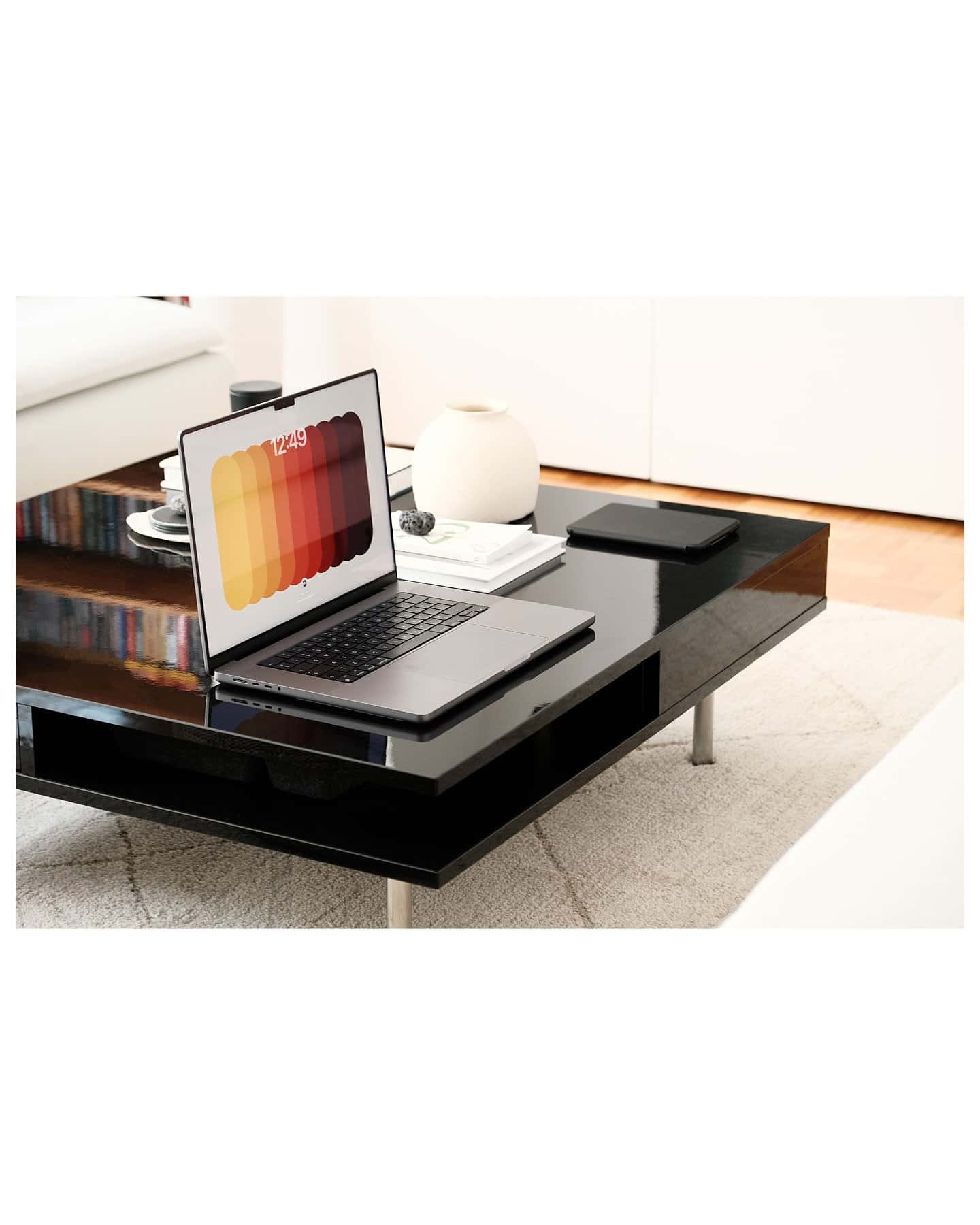 MacBook Pro 14-inch 2024 thumbnail 6