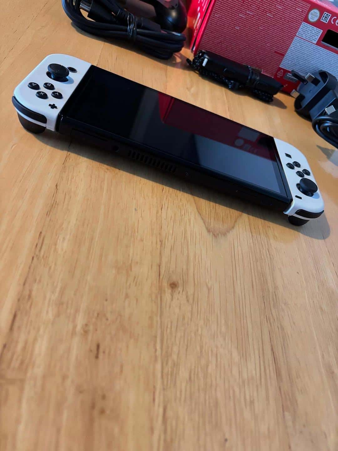 Nintendo Switch thumbnail 3