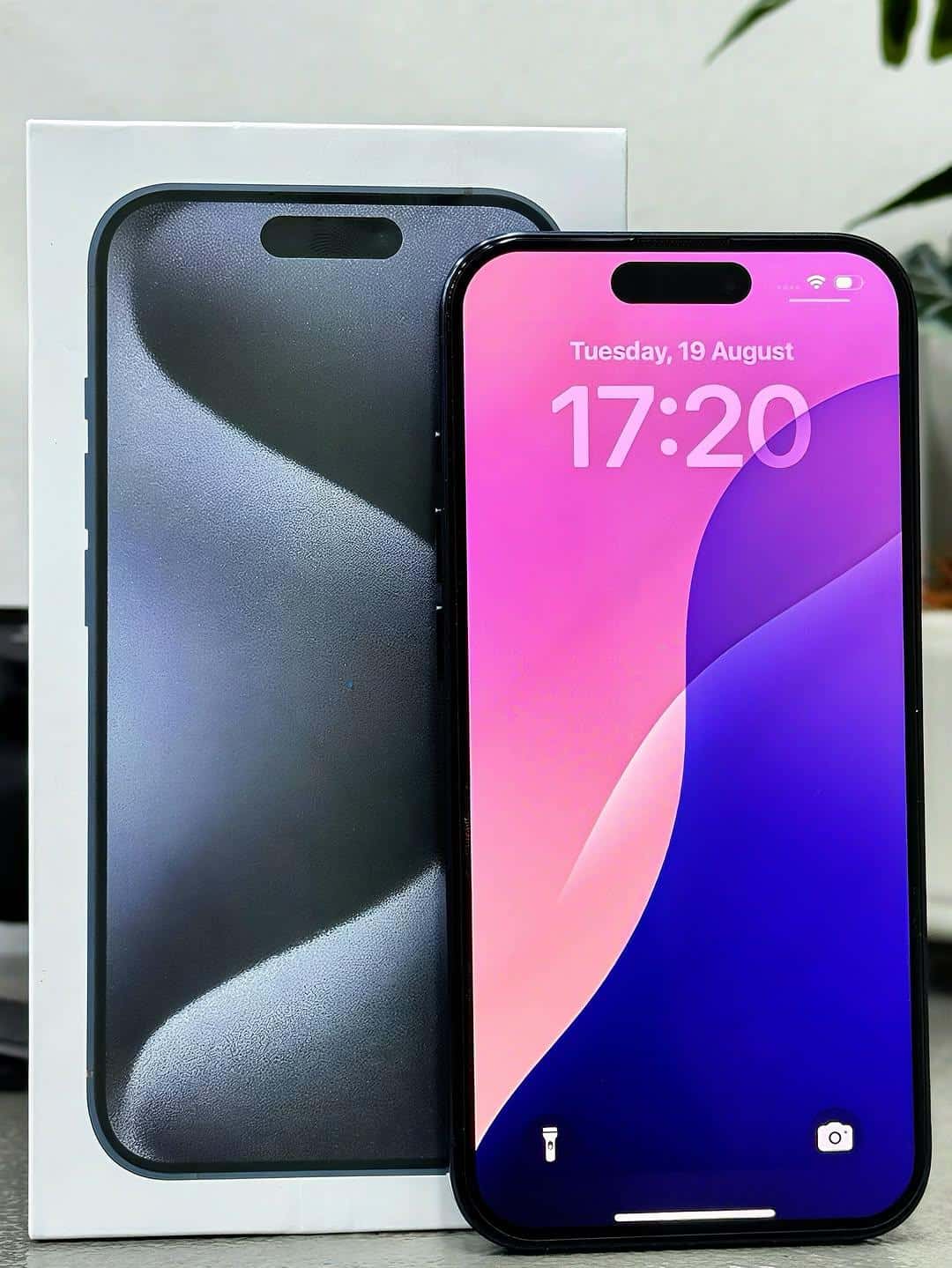 iPhone 15 thumbnail 2